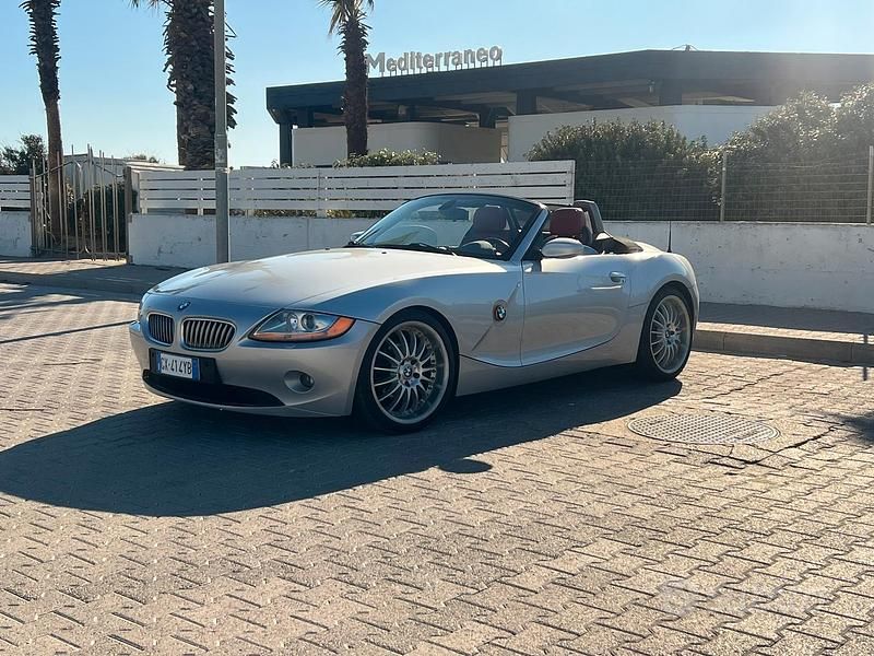 Begagnad BMW Z4 Efficient Dynamics 231 HK (169 kW) 2003 Grå Cab