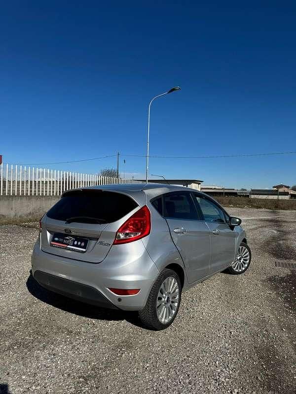Usata Ford Fiesta Titanium 82 CV (60 kW) 2009 Utilitaria