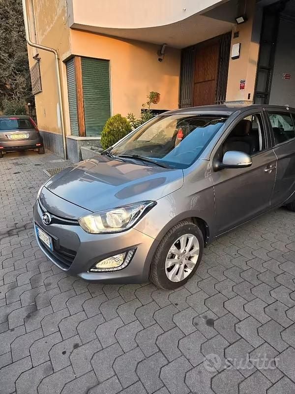 Usata Hyundai i20 2014 Grigio Utilitaria