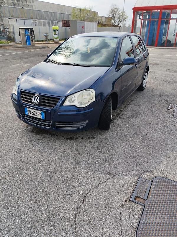 Usata VW Polo Trendline 64 CV (47 kW) 2005 Blu Utilitaria