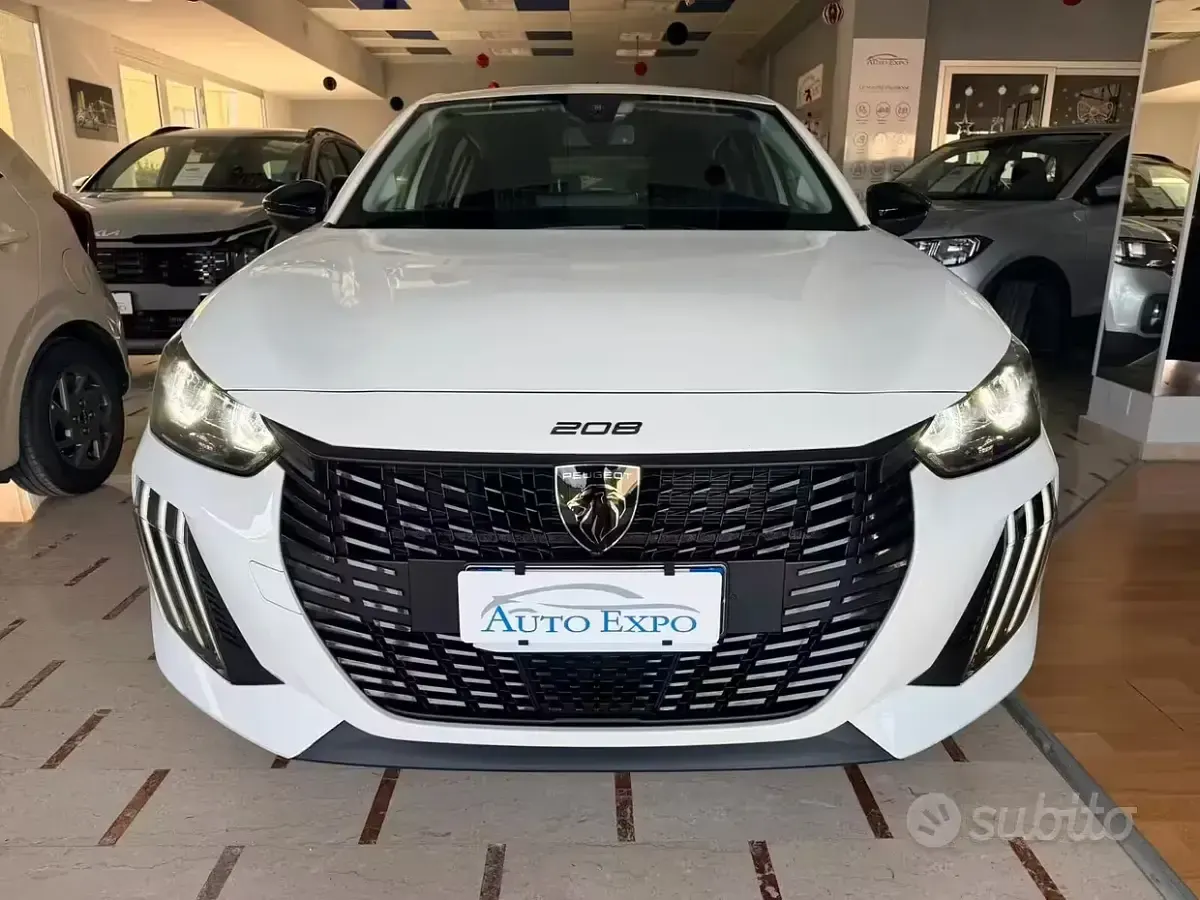 Usata Peugeot 208 Style 101 CV (74 kW) 2025 Bianco Utilitaria