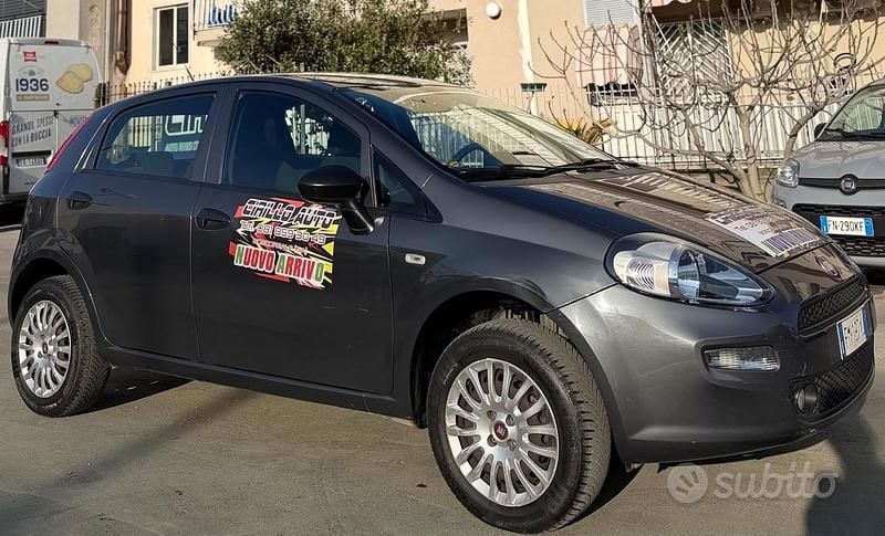 Usata Fiat Punto 77 CV (56 kW) 2018 Grigio Utilitaria