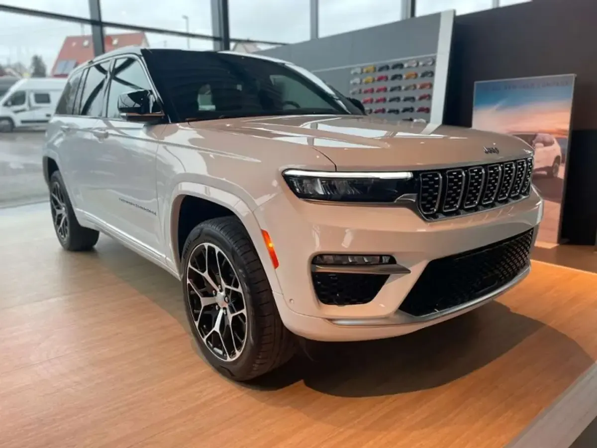 Usata Jeep Grand Cherokee Summit 379 CV (278 kW) 2023 Bianco SUV