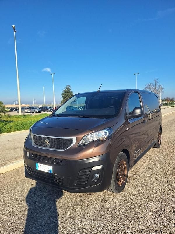 Usata Peugeot Expert Sport 150 CV (110 kW) 2019 Marrone Furgone