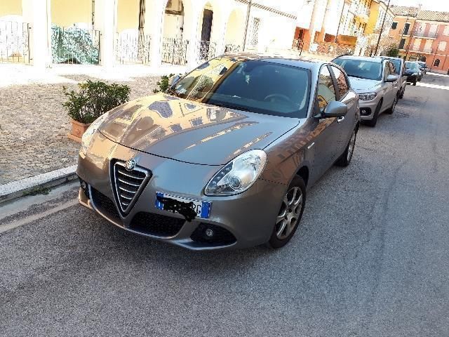 Usata Alfa Romeo Giulietta 1 Cv Metano Progression Usata Alfa Romeo Giulietta 1 Cv Metano Progression