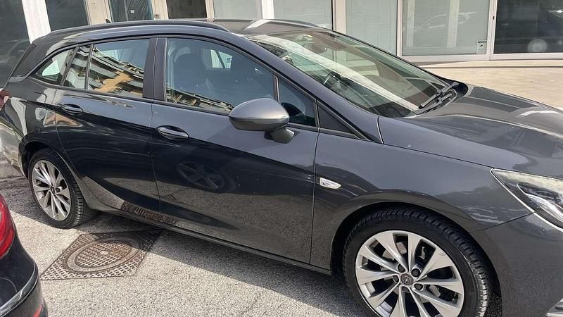 Usata Opel Astra Business 110 CV (80 kW) 2016 Station wagon