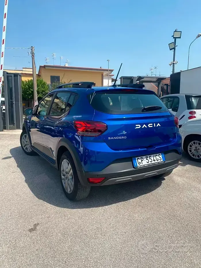 Usata Dacia Sandero Essentiel 101 CV (74 kW) 2023 Bluazzurro Berlina