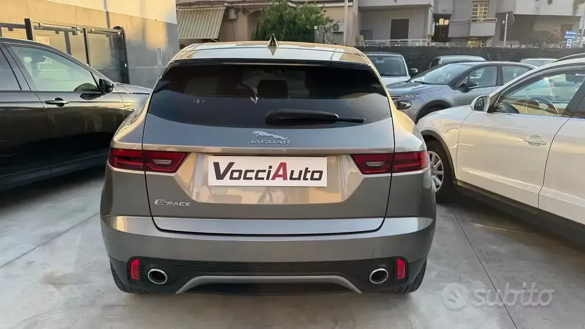 Usata Jaguar E-Pace R-Dynamic 150 CV (110 kW) 2021 Grigio SUV
