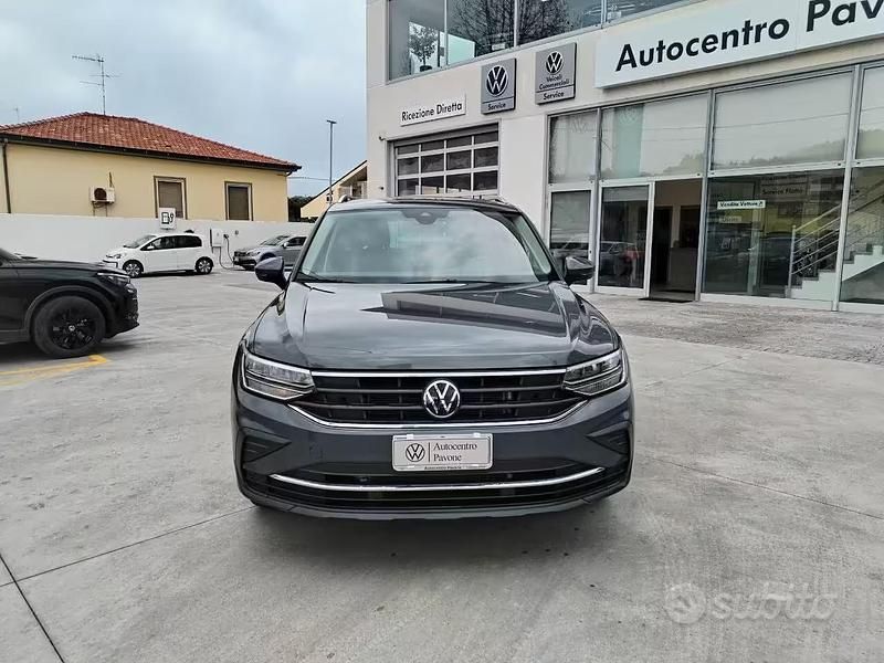 Usata VW Tiguan Life 150 CV (110 kW) 2022 Dolphin grey met. SUV