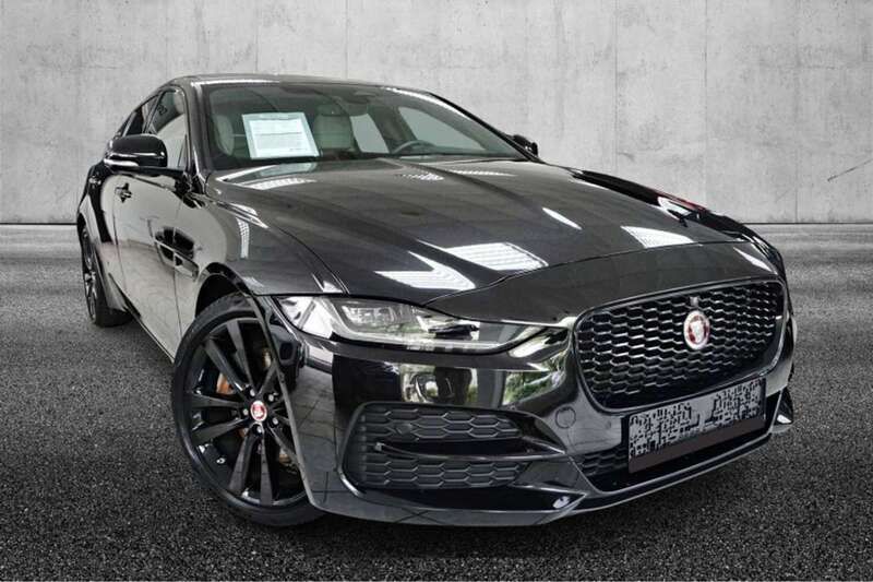 Usata Jaguar XE R-Dynamic 204 CV (150 kW) 2021 Nero Berlina