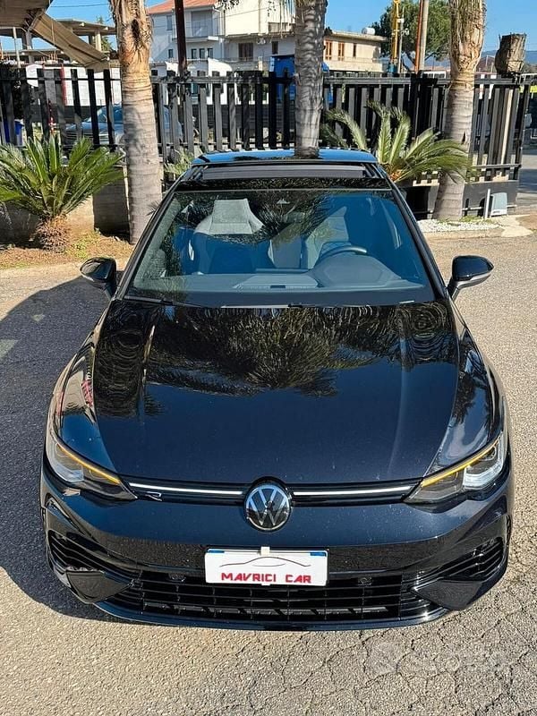 Usata VW Golf VIII R 333 CV (244 kW) 2023 Nero Berlina