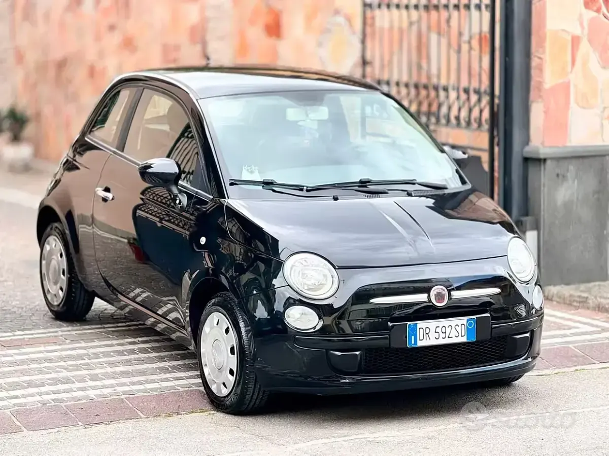 Usata Fiat 500 Lounge 69 CV (50 kW) 2008 Nero Utilitaria