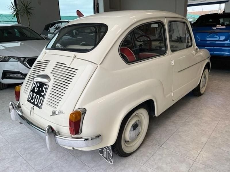 Usata Fiat 600 La Prima 31 CV (22 kW) 1961 Bianco Berlina