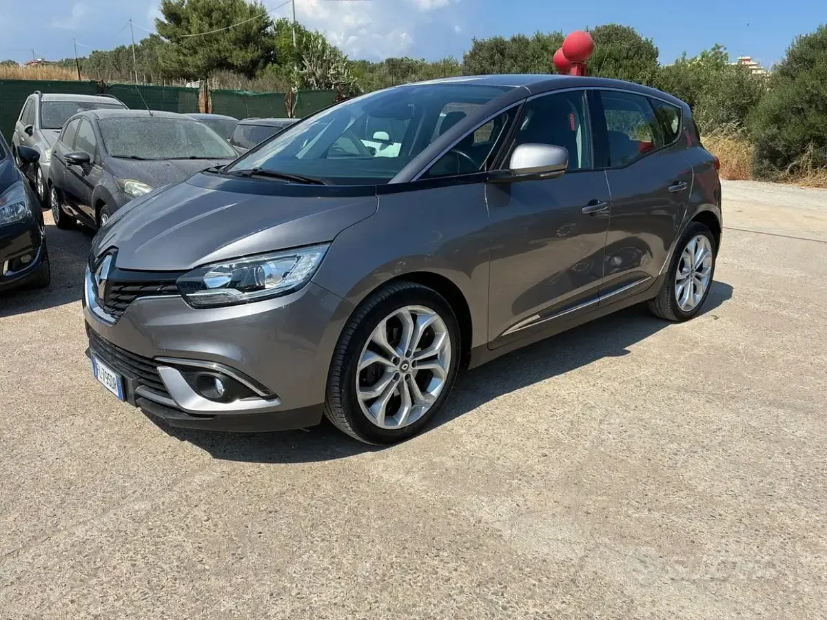 Usata Renault Scénic Bose Edition 110 CV (80 kW) 2017 Grigio Monovolume