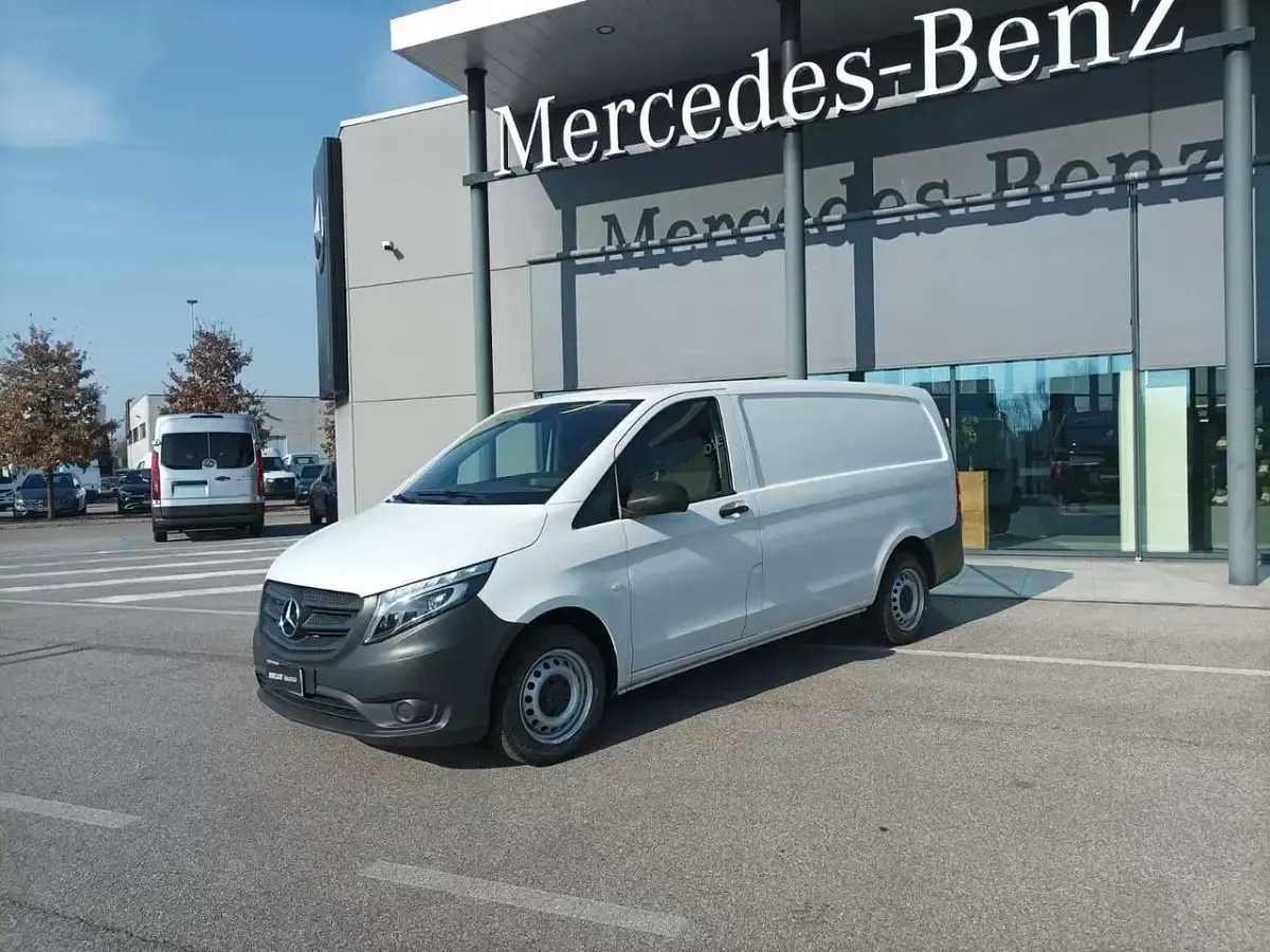 Begagnad Mercedes Vito 136 HK (100 kW) 2020 Vit Van