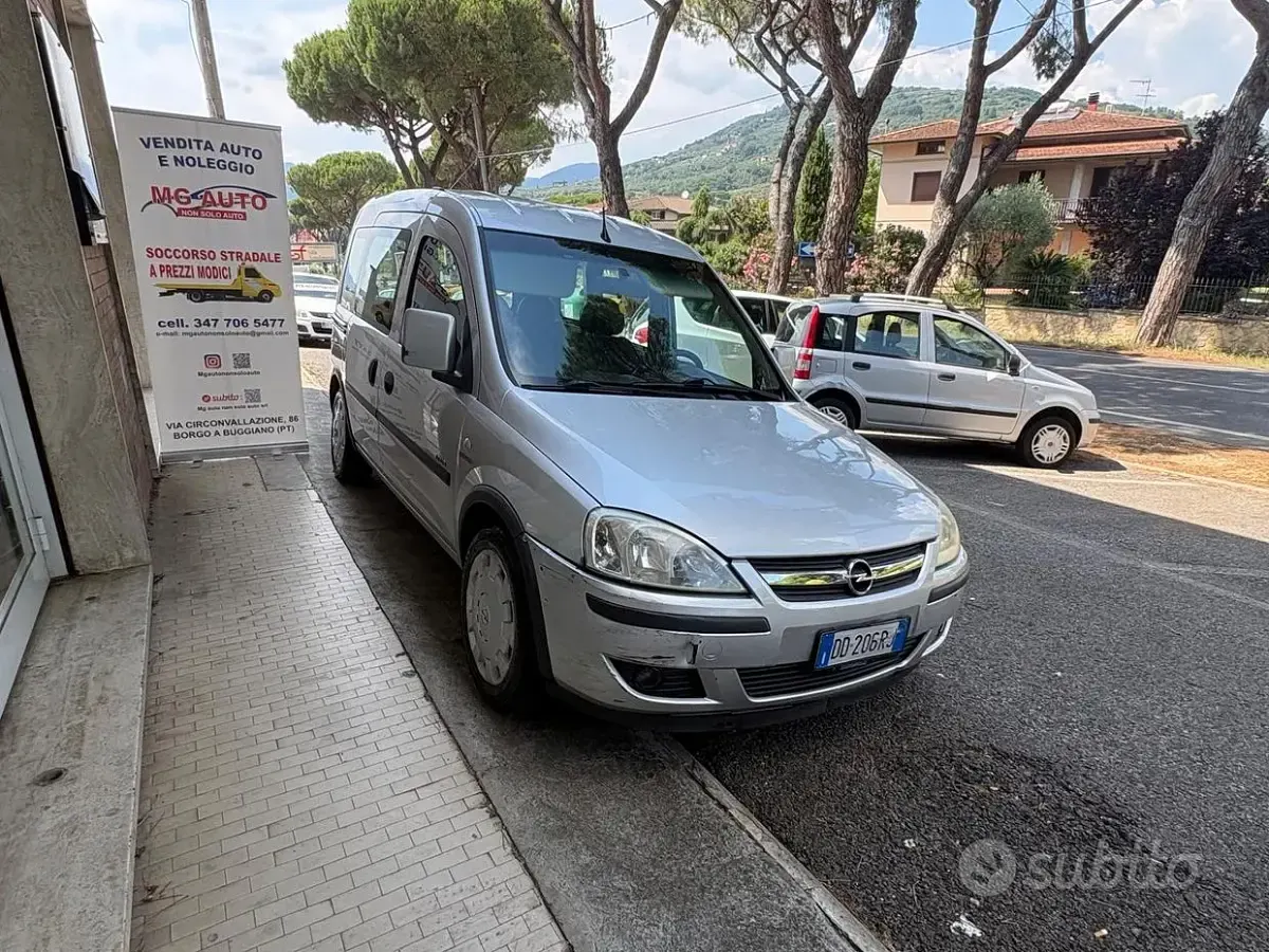 Usata Opel Combo 94 CV (69 kW) 2006 Grigio Monovolume