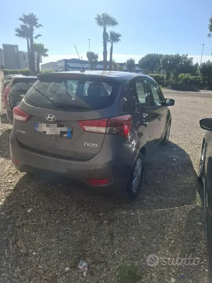 Usata Hyundai ix20 90 CV (66 kW) 2011 Grigio Utilitaria