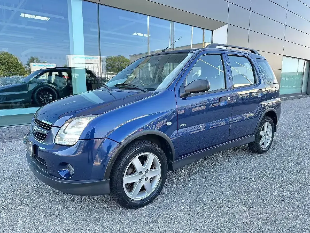 Usata Suzuki Ignis GL 92 CV (67 kW) 2005 Blu Utilitaria