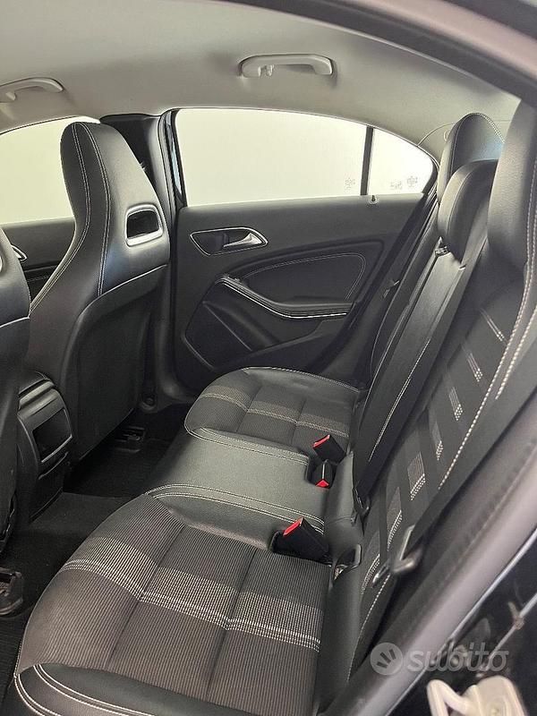 Usata Mercedes A180 109 CV (80 kW) 2017 Nero Berlina