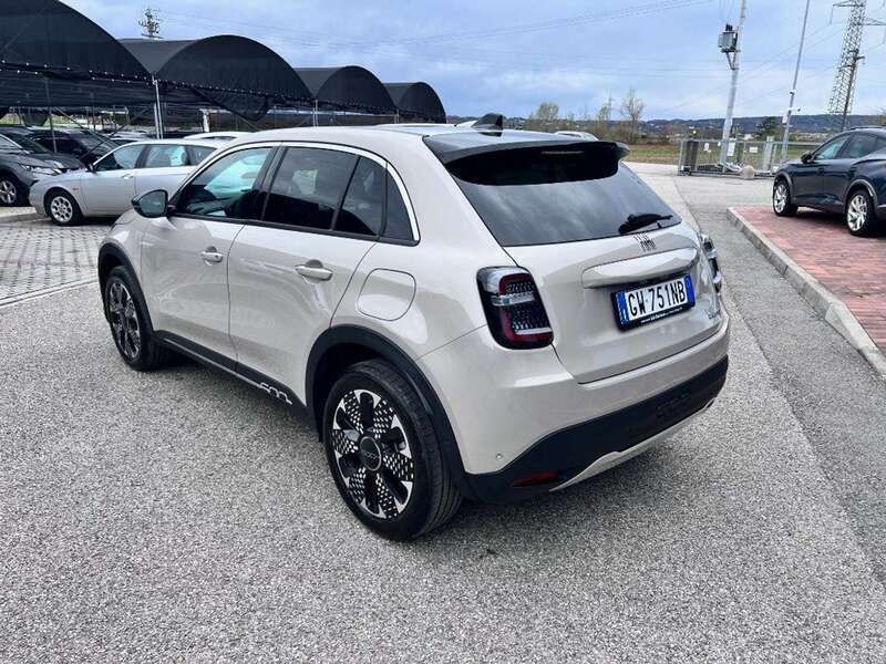 Usata Fiat 600 La Prima 101 CV (74 kW) 2024 Beige SUV