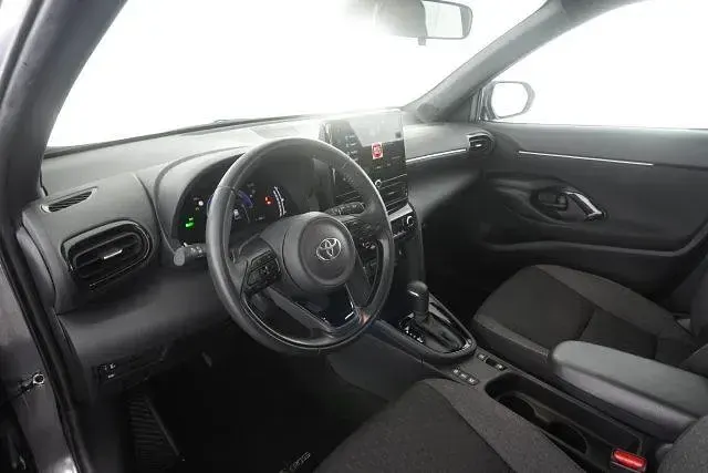 Usata Toyota Yaris Trend 92 CV (67 kW) 2025 Grigio Utilitaria