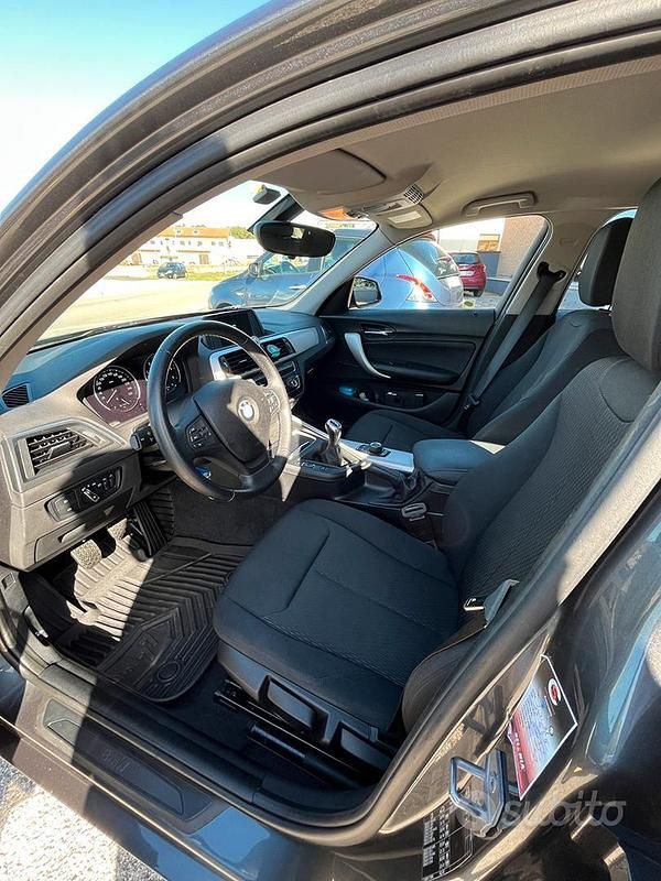 Usata BMW 118 143 CV (105 kW) 2019 Grigio Utilitaria