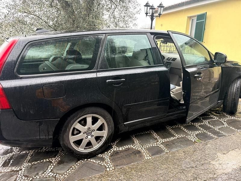 Usata Volvo V50 114 CV (83 kW) 2010 Nero Station wagon