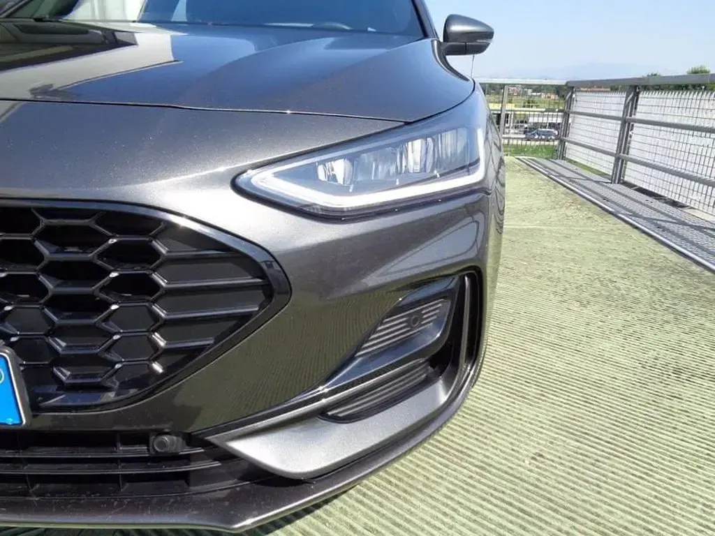 Usata Ford Focus ST-Line 125 CV (91 kW) 2023 Grigio Berlina