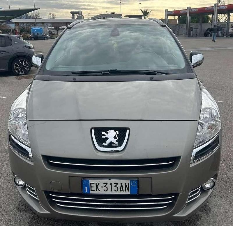 Usata Peugeot 5008 Business-Line 111 CV (81 kW) 2011 Bronzo Monovolume