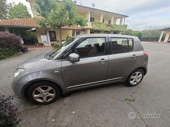 Usata Suzuki Swift GL 92 CV (67 kW) 2006 Grigio Berlina