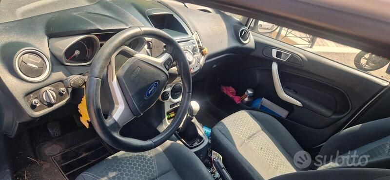 Usado Ford Fiesta 82 HP (60 kW) 2012 Branco Citadino