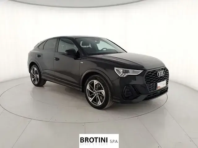 Usata Audi Q3 Sportback S-Line 150 CV (110 kW) 2020 Nero mythos metallizzato SUV