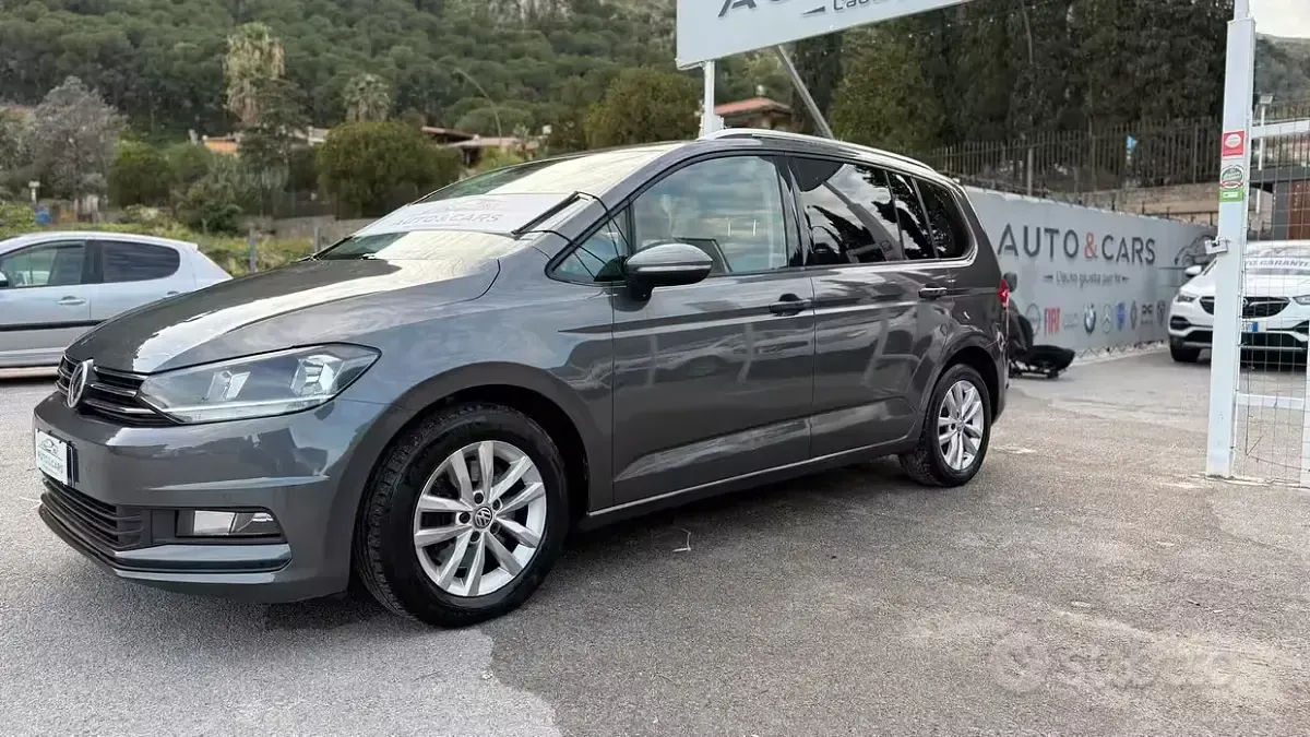 Usata VW Touran 150 CV (110 kW) 2017 Grigio Monovolume