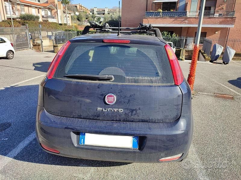 Usata Fiat Punto Street 77 CV (56 kW) 2016 Blu Utilitaria