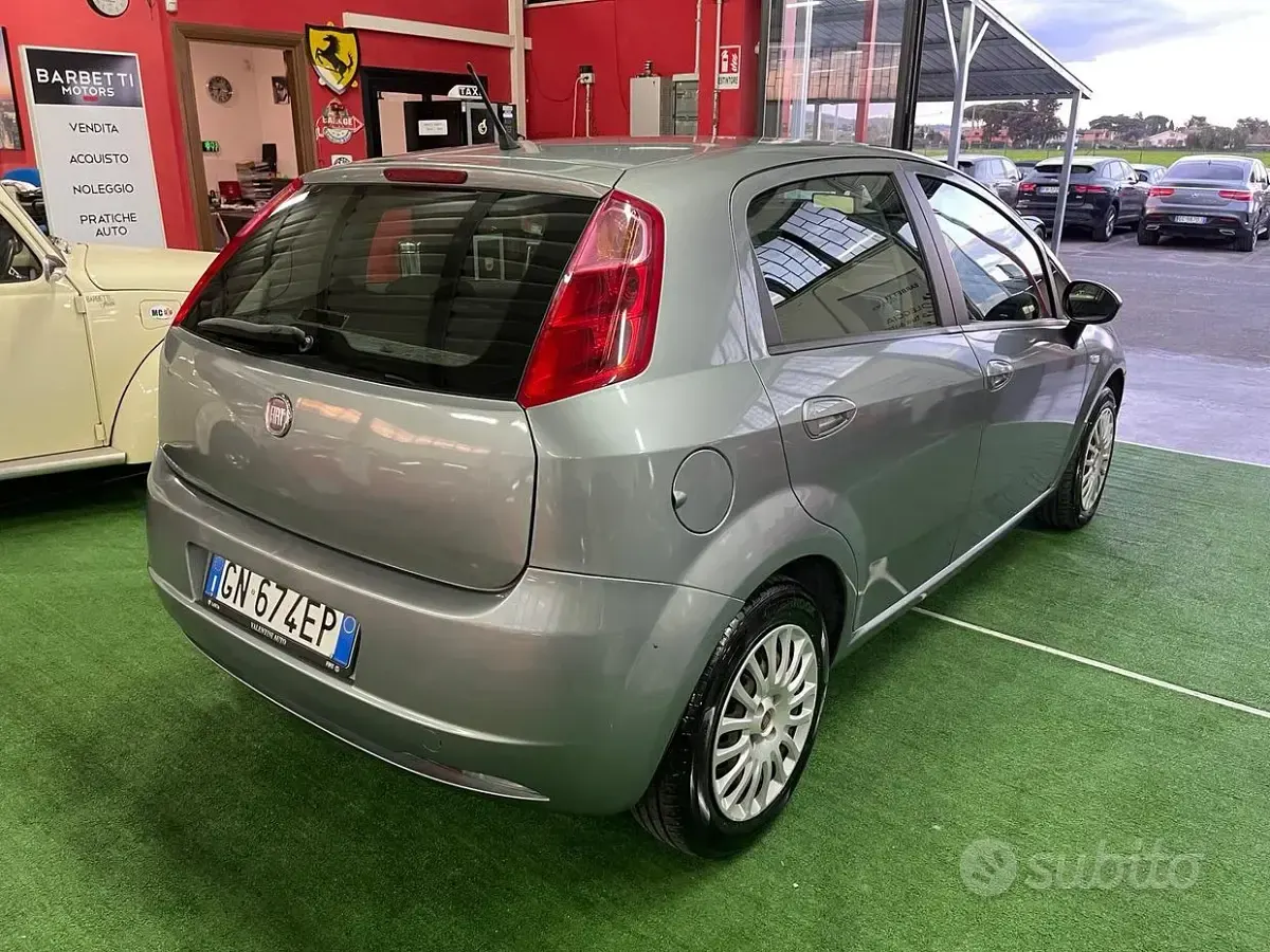 Usata Fiat Grande Punto 75 CV (55 kW) 2008 Grigio Utilitaria