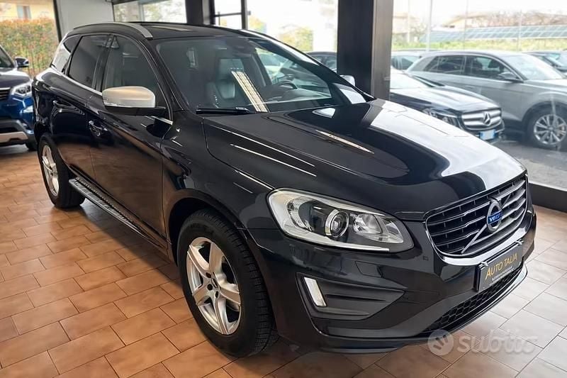 Usata Volvo XC60 R-Design Momentum 181 CV (133 kW) 2014 Blu SUV