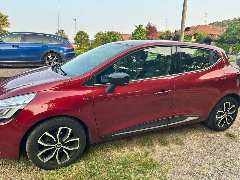 Rosso Usata 2018 Renault Clio IV Tre volumi | 7500 € (Ottimo prezzo) - Immagine 1/4