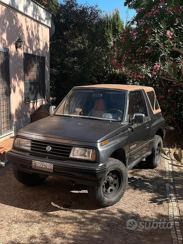 Usata Suzuki Vitara 75 CV (55 kW) 1989 Grigio SUV