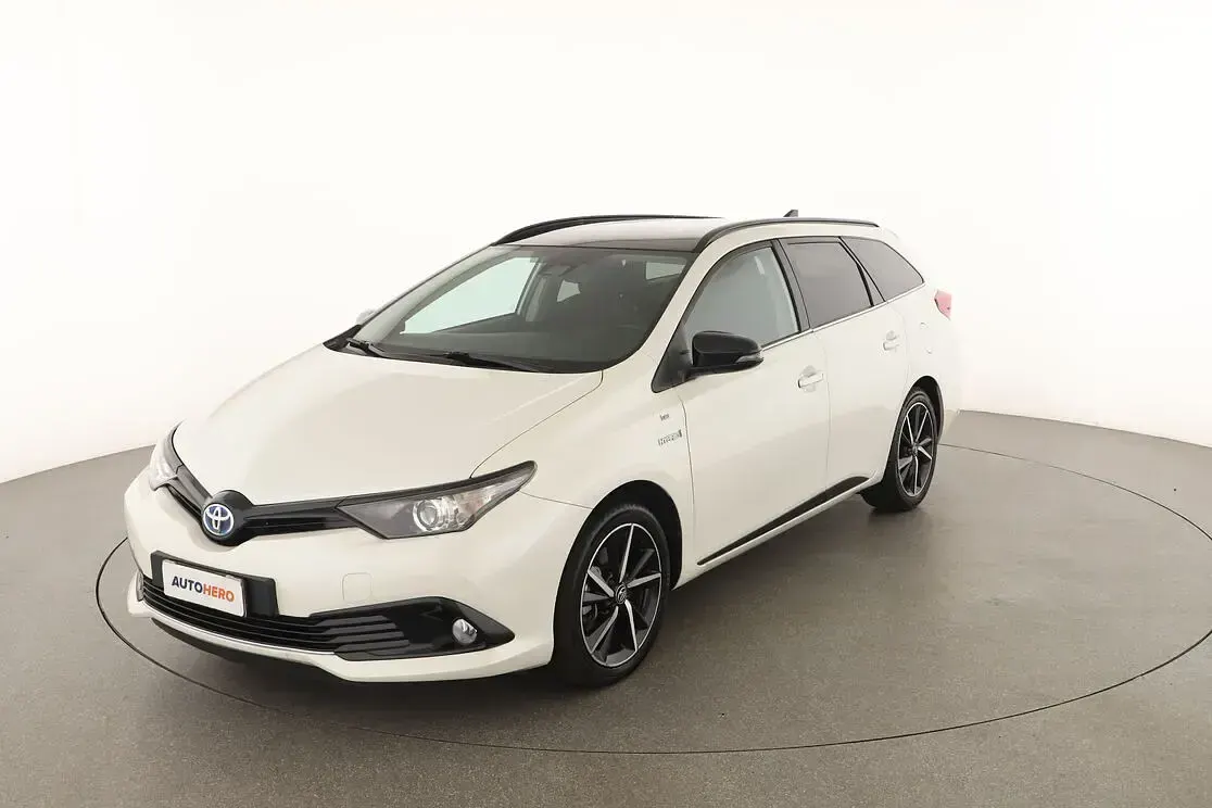 Usata Toyota Auris Touring Sports Edition 136 CV (100 kW) 2017 Bianco Station wagon