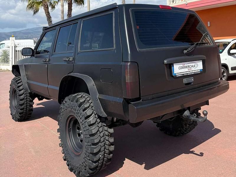 Usata Jeep Cherokee Sport 116 CV (85 kW) 1998 Nero SUV