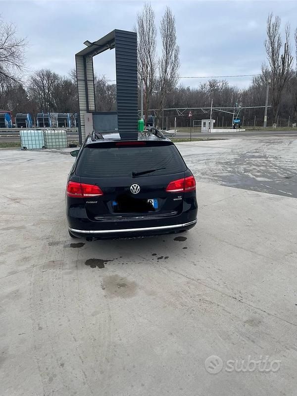 Usata VW Passat 105 CV (77 kW) 2012 Nero Berlina