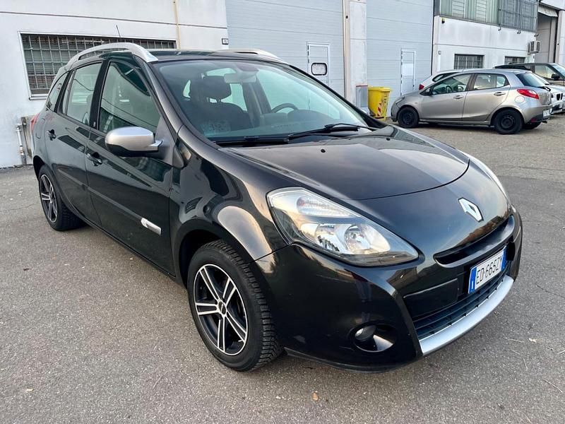 Usata Renault Clio GrandTour 75 CV (55 kW) 2011 Nero Station wagon