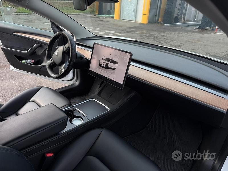 Usata Tesla Model 3 235 kW (320 CV) 2022 Bianco Berlina