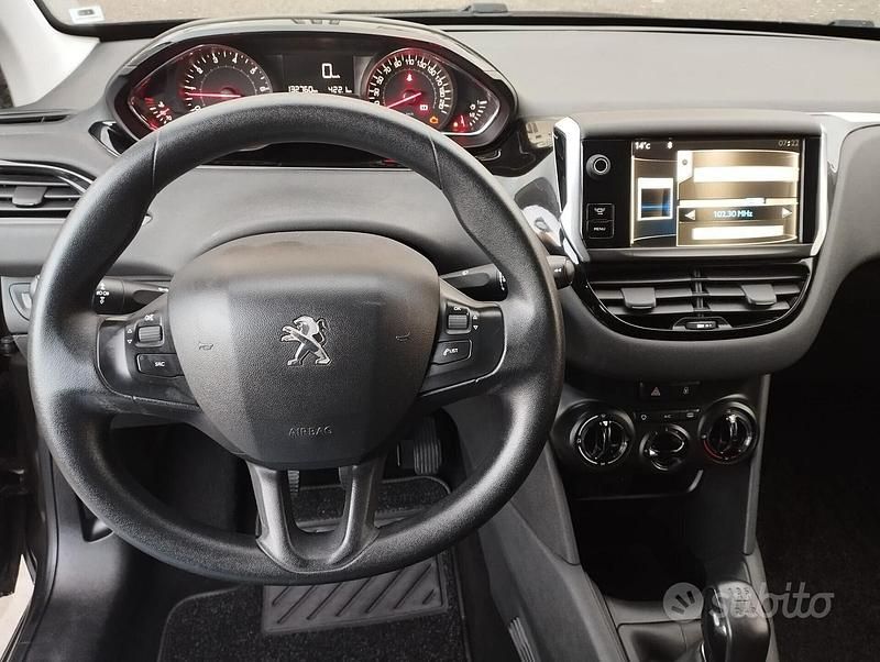 Usata Peugeot 208 Active 82 CV (60 kW) 2013 Marrone Utilitaria