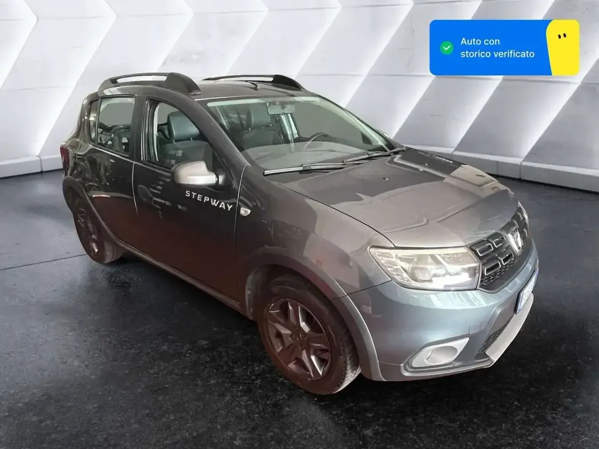 Usata Dacia Duster 88 CV (64 kW) 2017 Grigio SUV