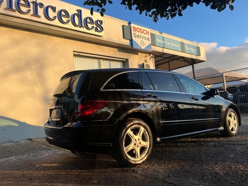 Usata Mercedes R320 210 CV (154 kW) 2011 Nero Monovolume