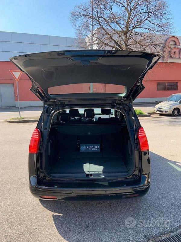 Usata Peugeot 5008 150 CV (110 kW) 2011 Nero Monovolume