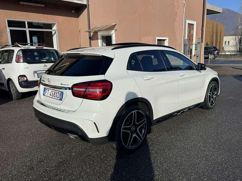 Usata Mercedes GLA200 AMG 136 CV (100 kW) 2018 Bianco SUV