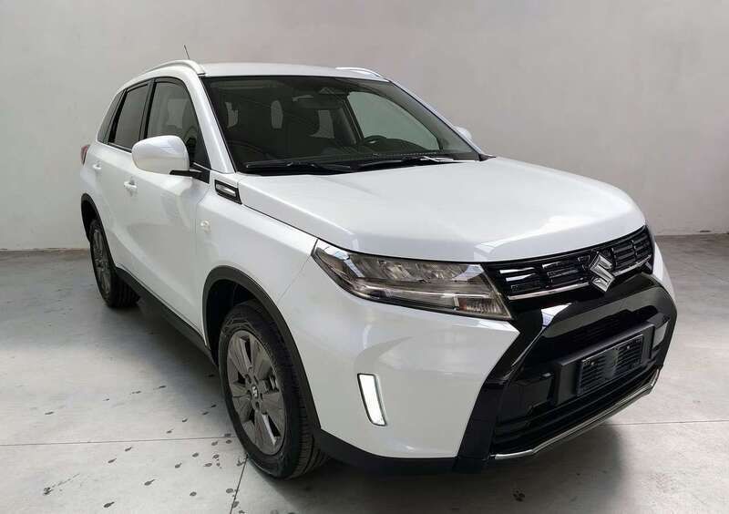 Bianco Nuova 2024 Suzuki Vitara Cool SUV | 22.900 € (Buon prezzo) - Immagine 1/4
