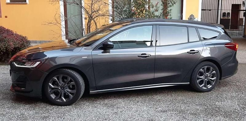 Grigio Usata 2022 Ford Focus ST-Line X Station wagon | 18.500 € (Buon prezzo) - Immagine 1/2